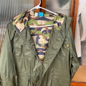 Enjoi men’s forest green windbreaker, size M.